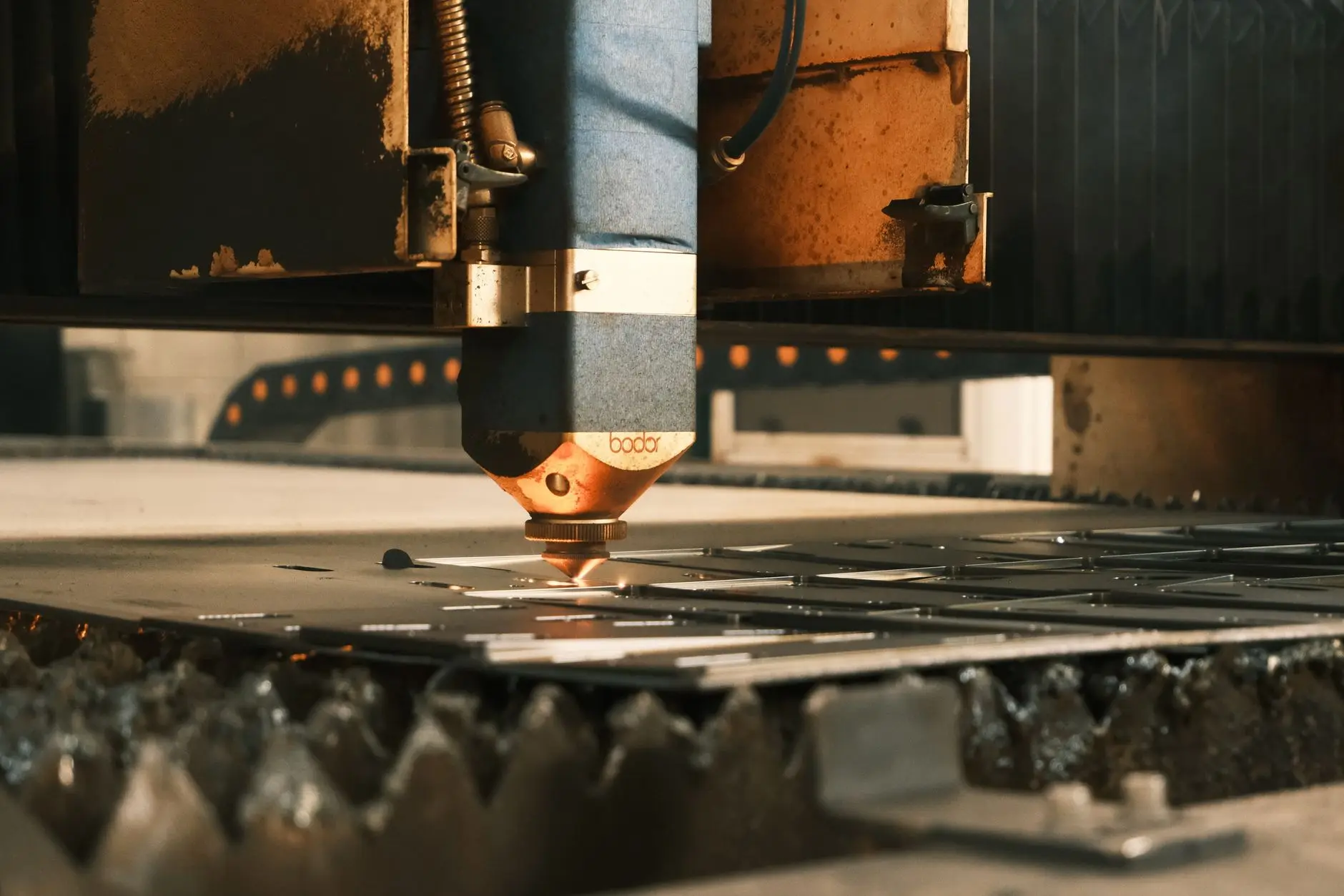 电子元器件质量管控关键点：从选型到验收的实用指南