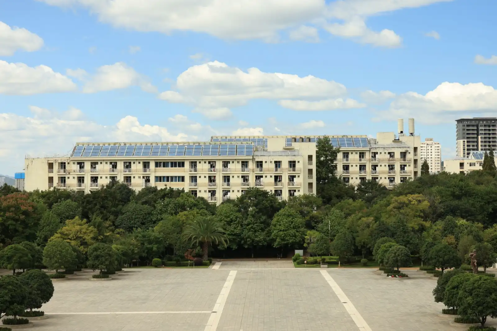 2025年智能电子产品技术趋势：从AI芯片到边缘计算的应用前景